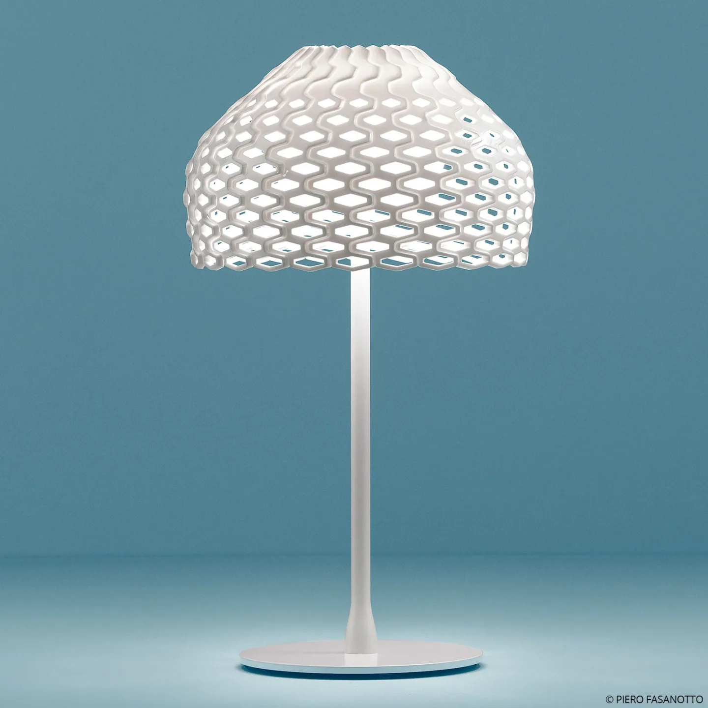 Tatou T Tischleuchte Weiß - Flos - Wohnzimmer - Design - Metall - Mit Schirm