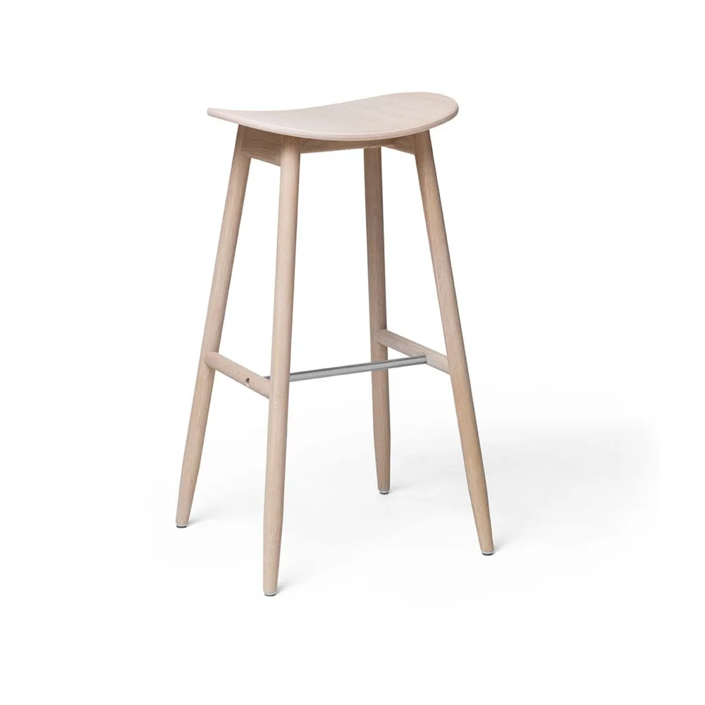 Massproductions - Icha Bar Stool - H 750, Natural Beech, Utan klädsel - Barstolar - Chris Martin