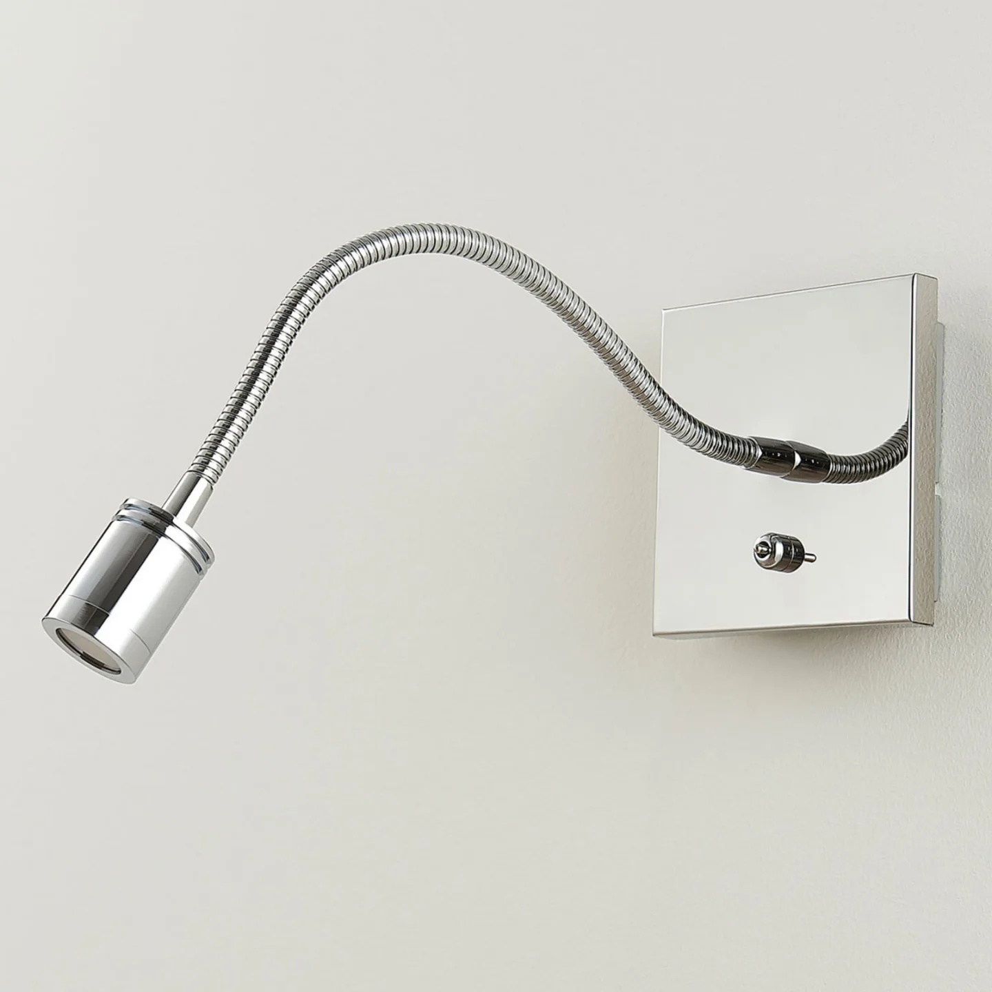Berfin Wandleuchte Chrome/Clear - Lindby - Schlafzimmer - Modern - Metall - Einflammig