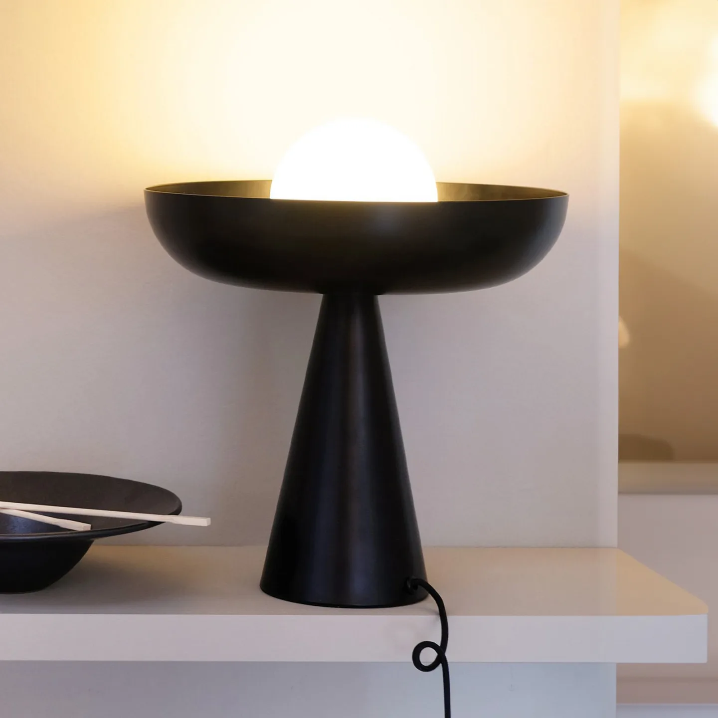 Ava Tischleuchte Black - DybergLarsen Dyberg Larsen - Wohnzimmer - Design - Metall - Mit Schirm