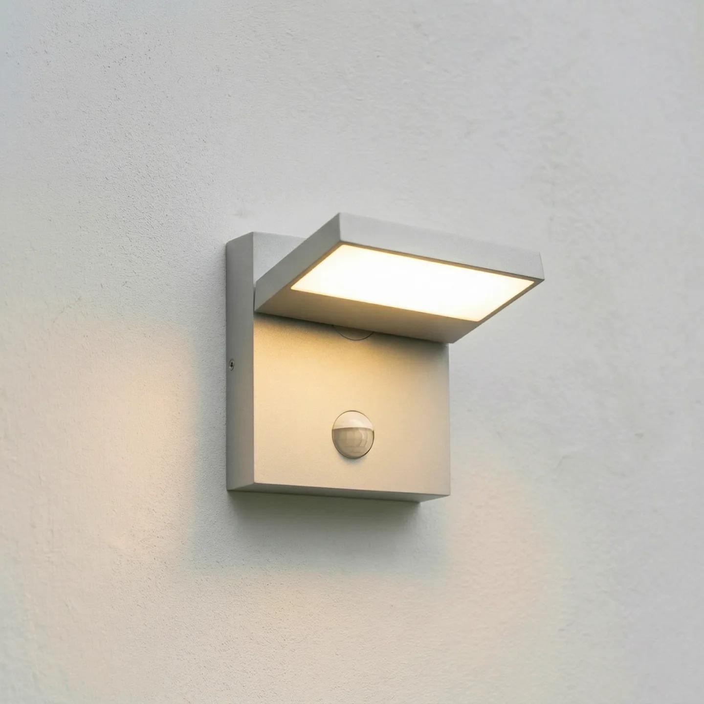 Silvan udendørs LED-væglampe, sensor, IP54, stengrå - Lucande - Moderne - Aluminium - Med én lyskilde