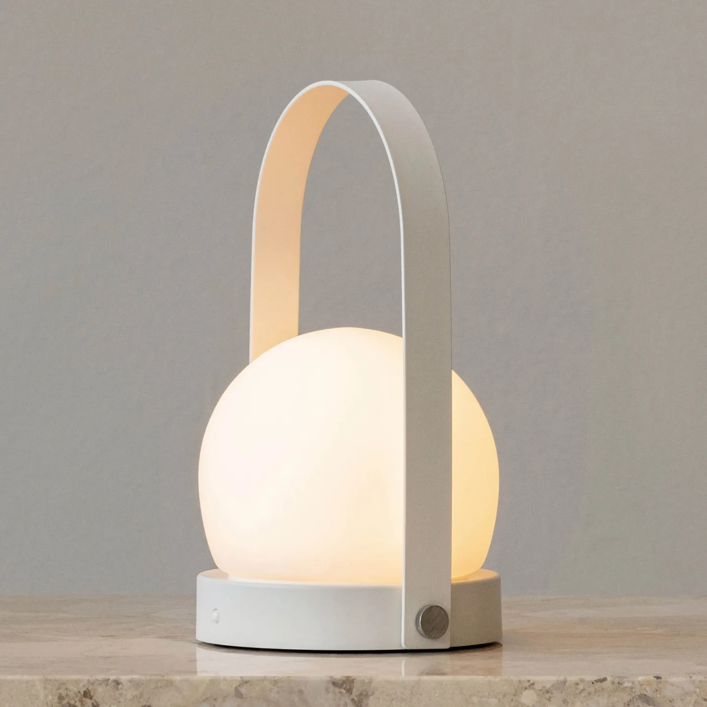 Carrie Portable Bordlampe White - Audo Copenhagen - Stue - Design - Metal