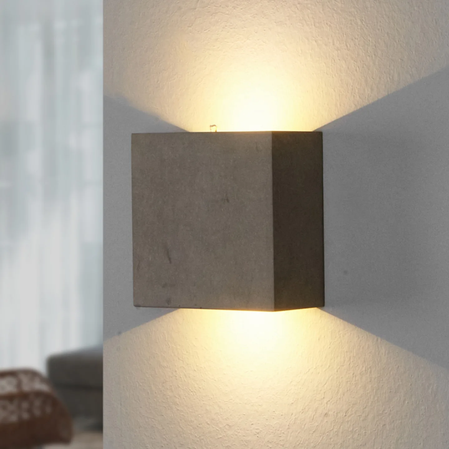 Yva LED Wandleuchte Concrete - Lindby - Flurbereich - Modern - Beton - Eckig
