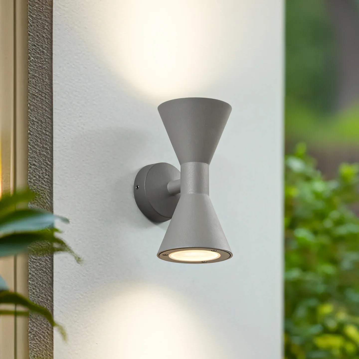 Xalor utendørs vegglampe, GU10, metall, grå, IP65 - Lucande - Balkong - Moderne - Aluminium - Med flere lyskilder