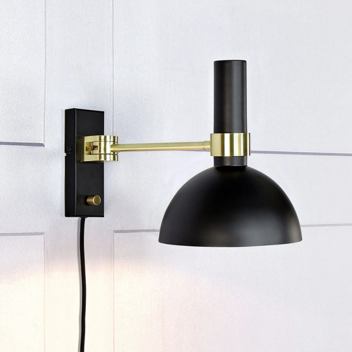 Larry Wandleuchte Black/Brushed Brass - Markslöjd - Wohnzimmer - Modern - Metall - Einflammig