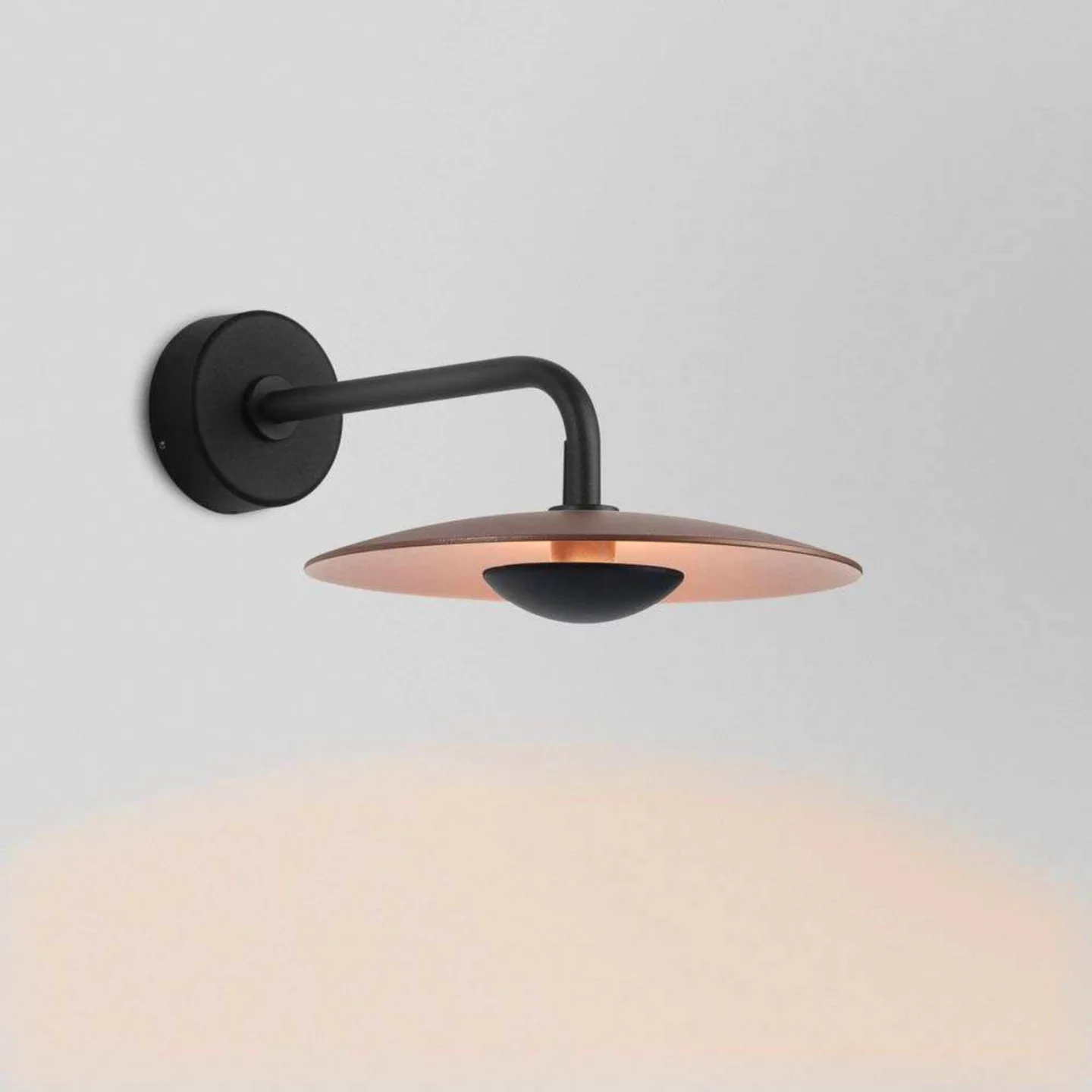 Ginger 20A Außenwandlampe, 24V, Dim., IP65, braun - Marset - Terrasse - Aluminium