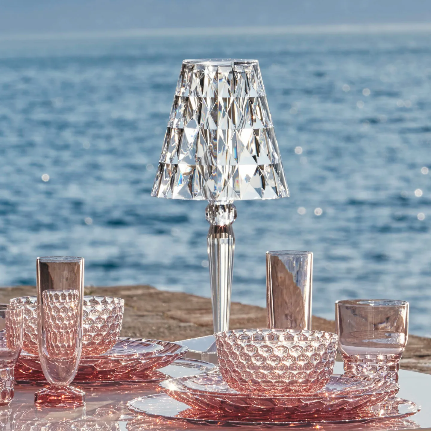 Big Battery Portable Tischleuchte IP54 Crystal - Kartell - Wohnzimmer - Design - Kunststoff - Mit Schirm
