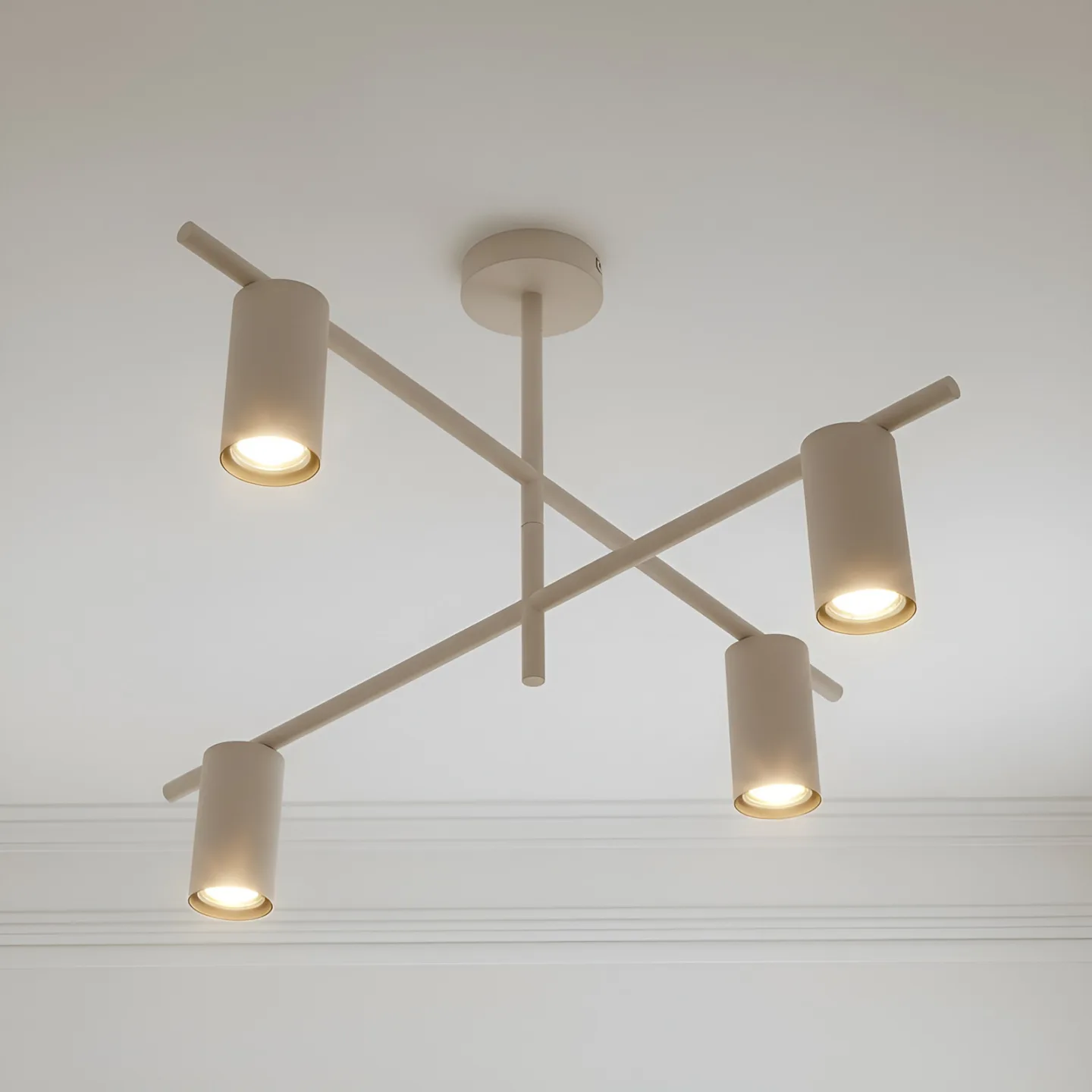 Marilou Plafond Beige - Lindby - Vardagsrum - Modern - Metall - Med flera ljuskällor