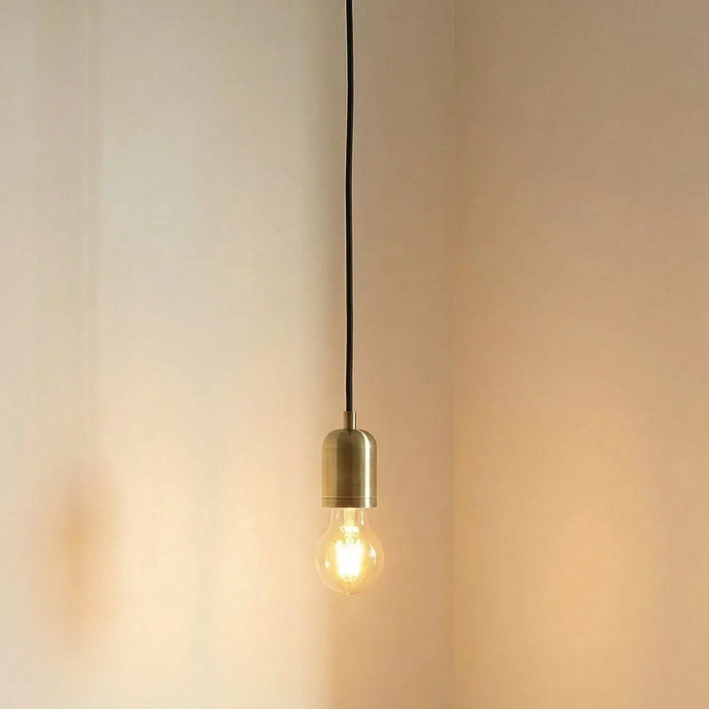 Hattie Pendelleuchte, Fassung E27, Ø 4,7 cm, messing, Metall - Lindby - Esszimmer - Modern - Aluminium - Einflammig