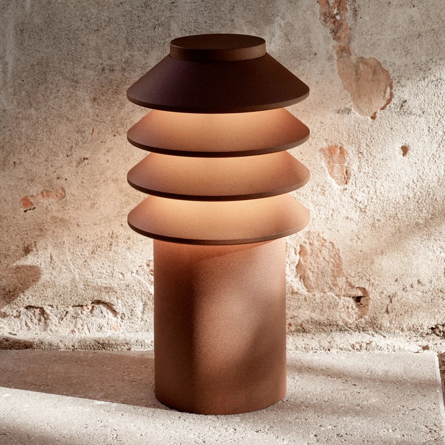 Bysted Garden 25 cm fotplate corten 927 - Louis Poulsen - Design - Aluminium - Med en lyskilde