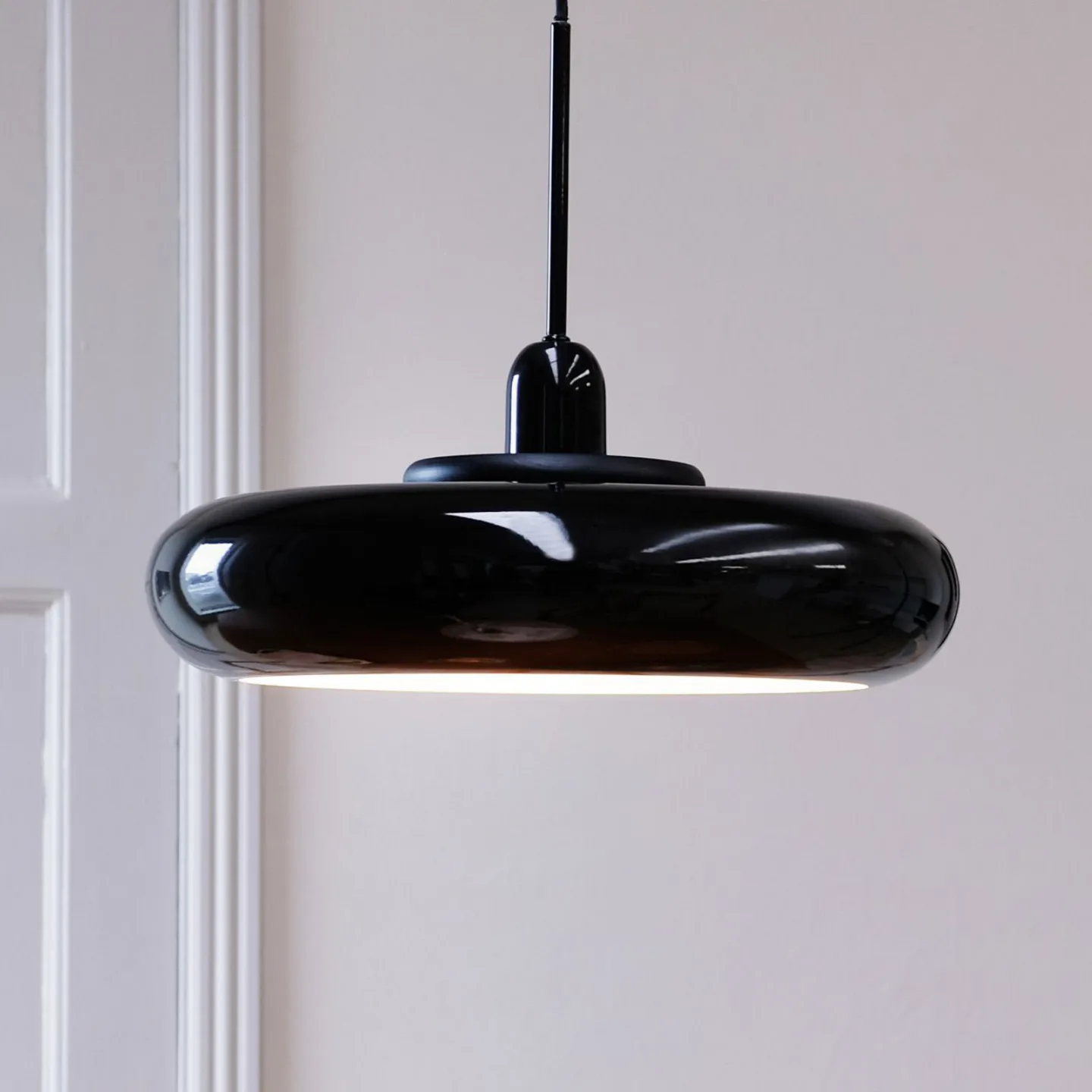 Planet Pendelleuchte Black/Black - Dyberg Larsen - Wohnzimmer - Design - Metall - Mit Schirm