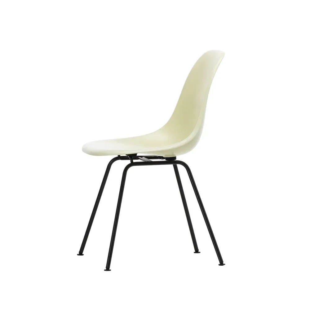 Vitra Eames fiberglass chairs DSX stol Parchment-Black