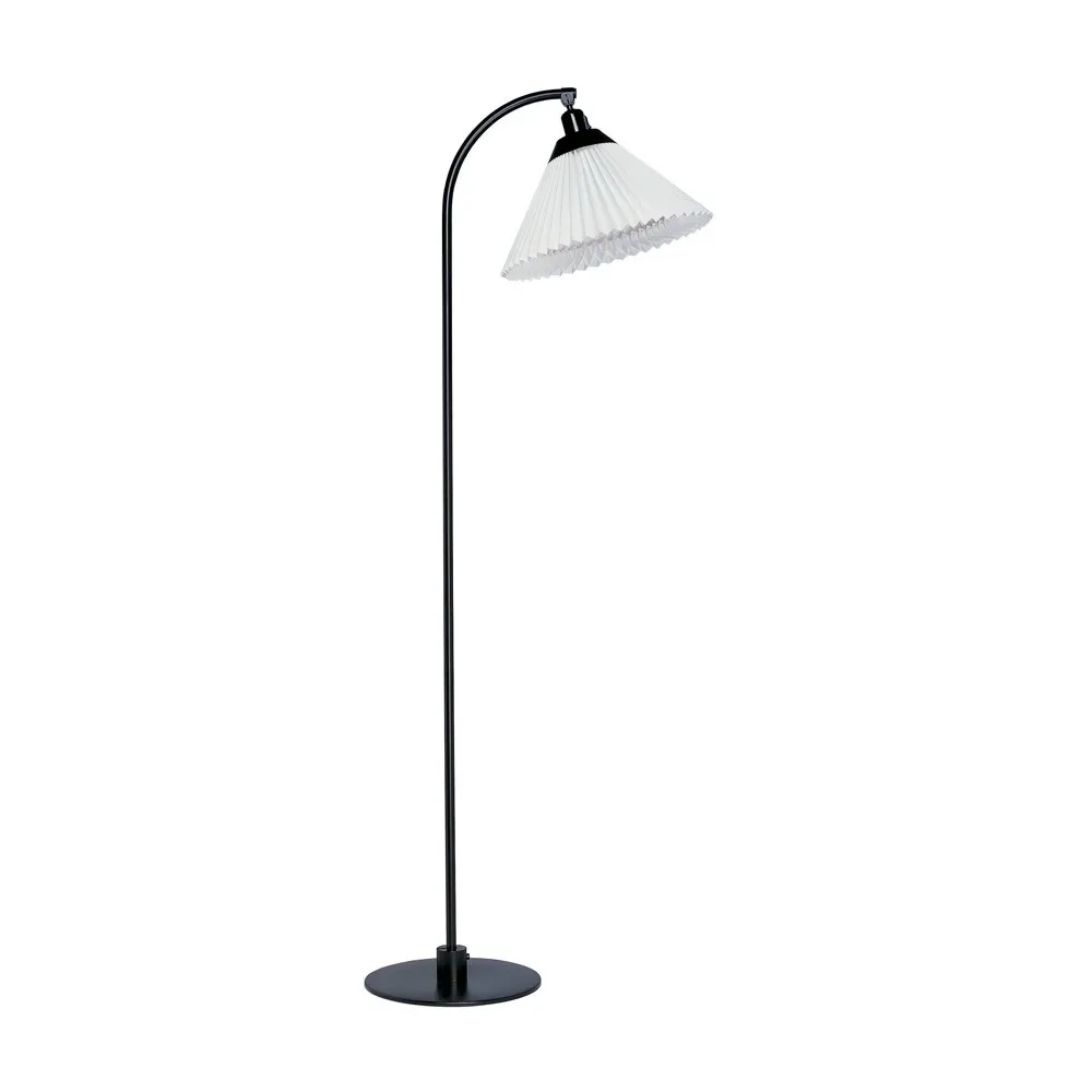 Le Klint 368 golvlampa svart matt