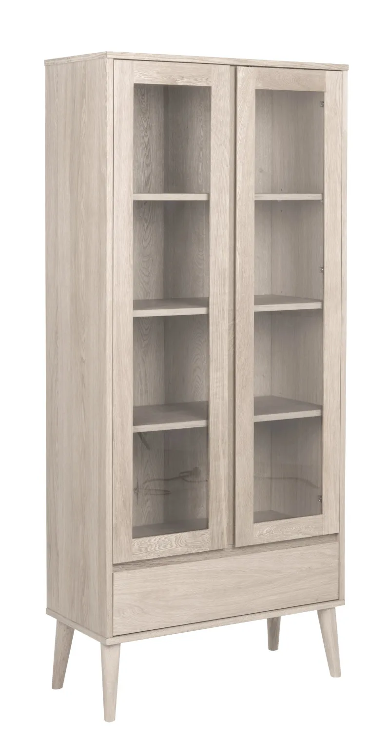 Naila Vitrine mit 2 Glastüren und 1 Schublade aus Eiche Furnier und massiv weiß gelaugte Eiche