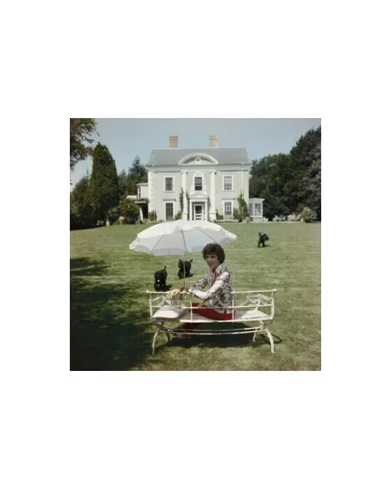 Hamilton Hostess