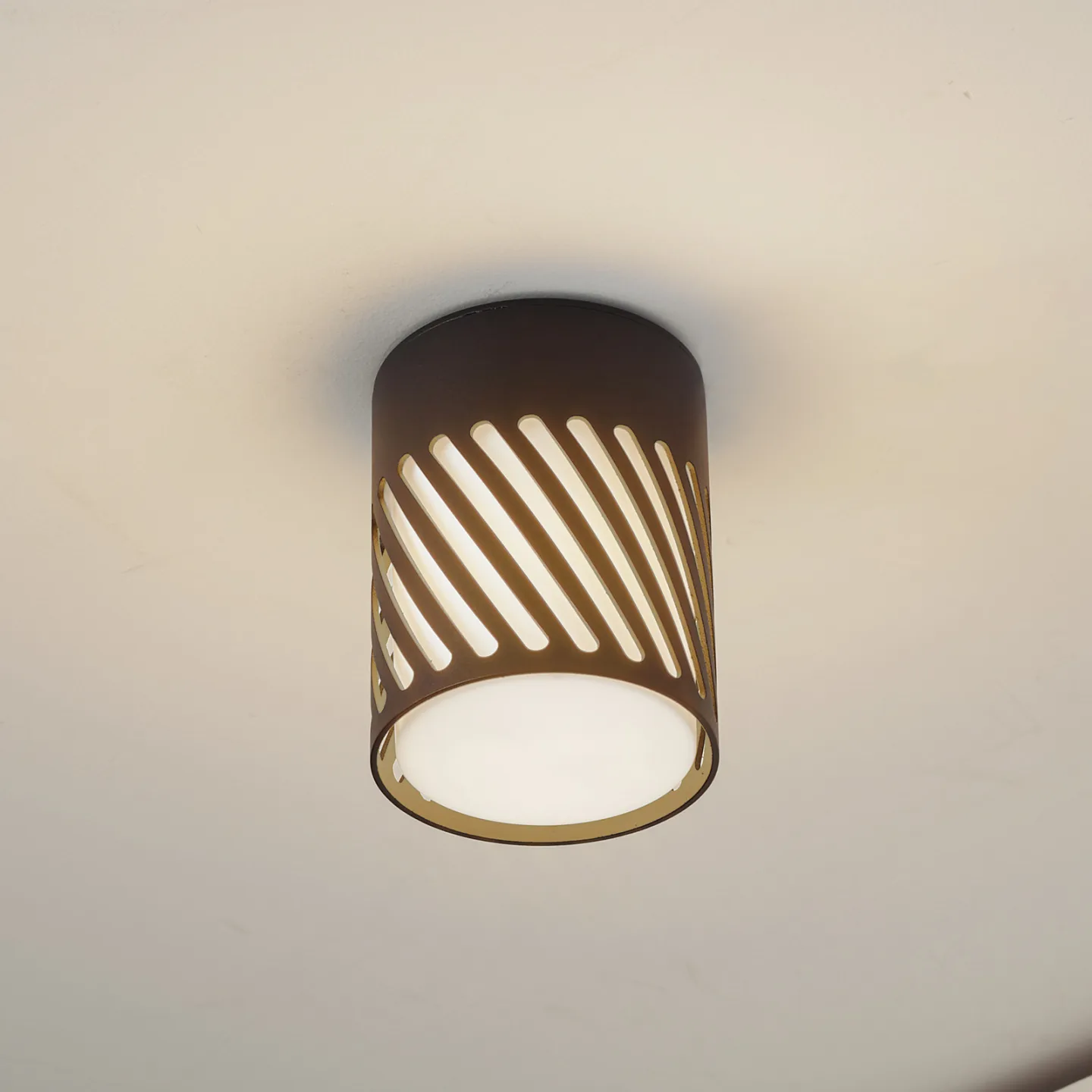 Lurinda Außendeckenleuchte, schwarz, Aluminium, 10,5 cm - Lindby - Balkon - Modern - Einflammig