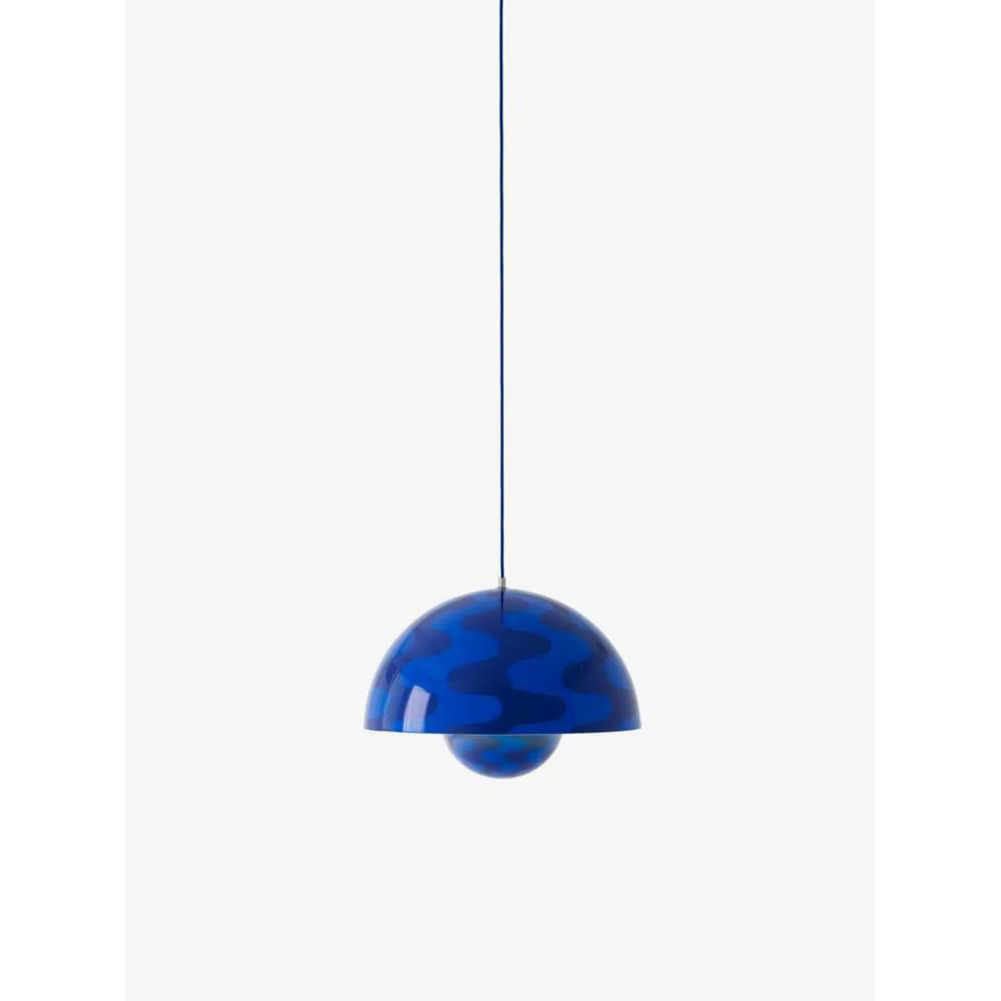 Flowerpot VP2 Hängelampe Ø 50 cm dämmerungsblau - &Tradition - Wohnzimmer - Design - Metall