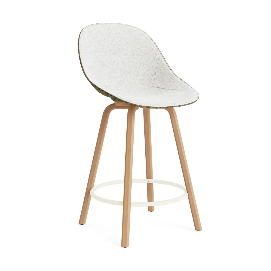 Normann Copenhagen Mat Bar Chair Barhocker mit Vorderpolsterung, 65 cm Hallingdal 110-seaweed-beech-cream steel