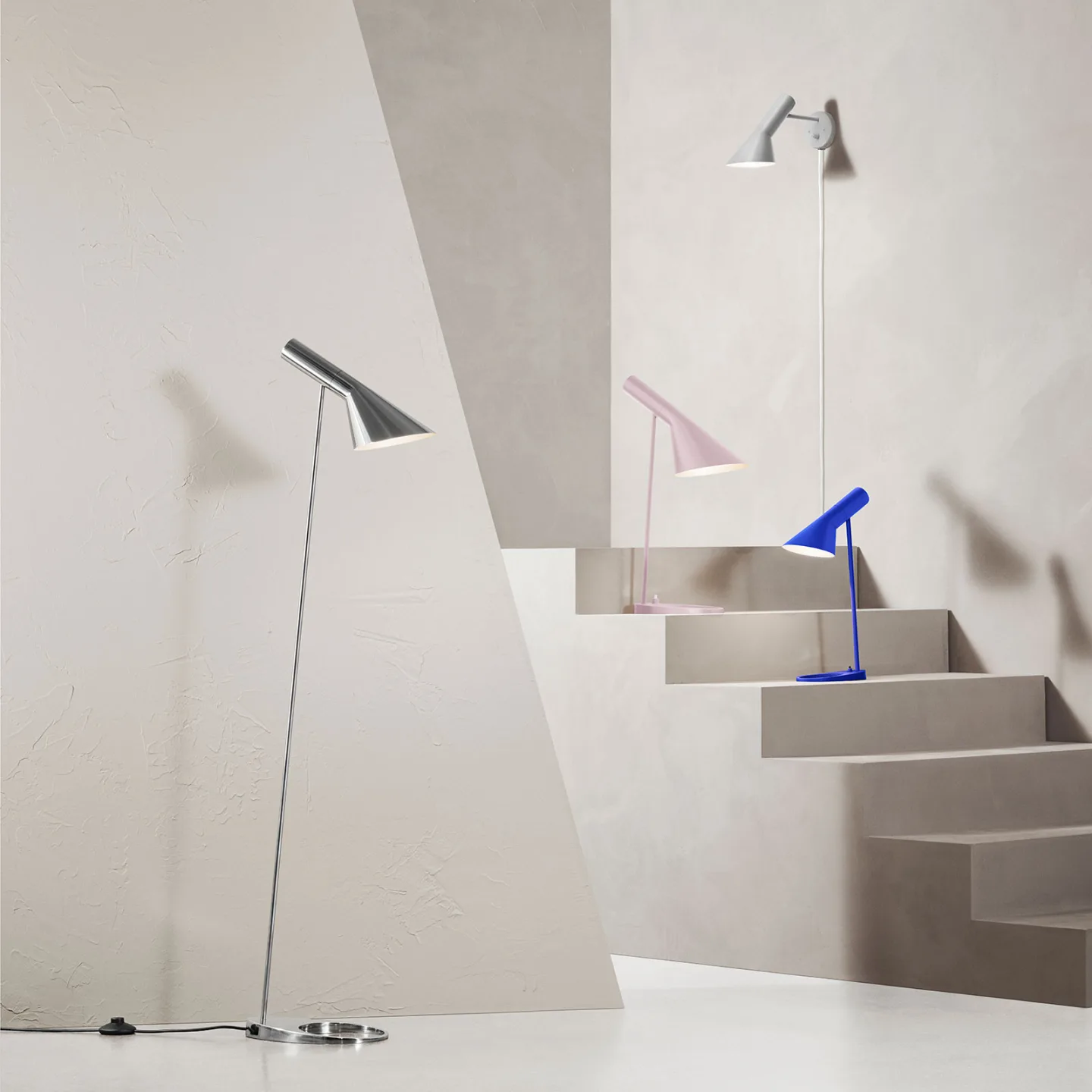 AJ Stehleuchte Polished Steel - Louis Poulsen - Wohnzimmer - Design - Metall - Einflammig