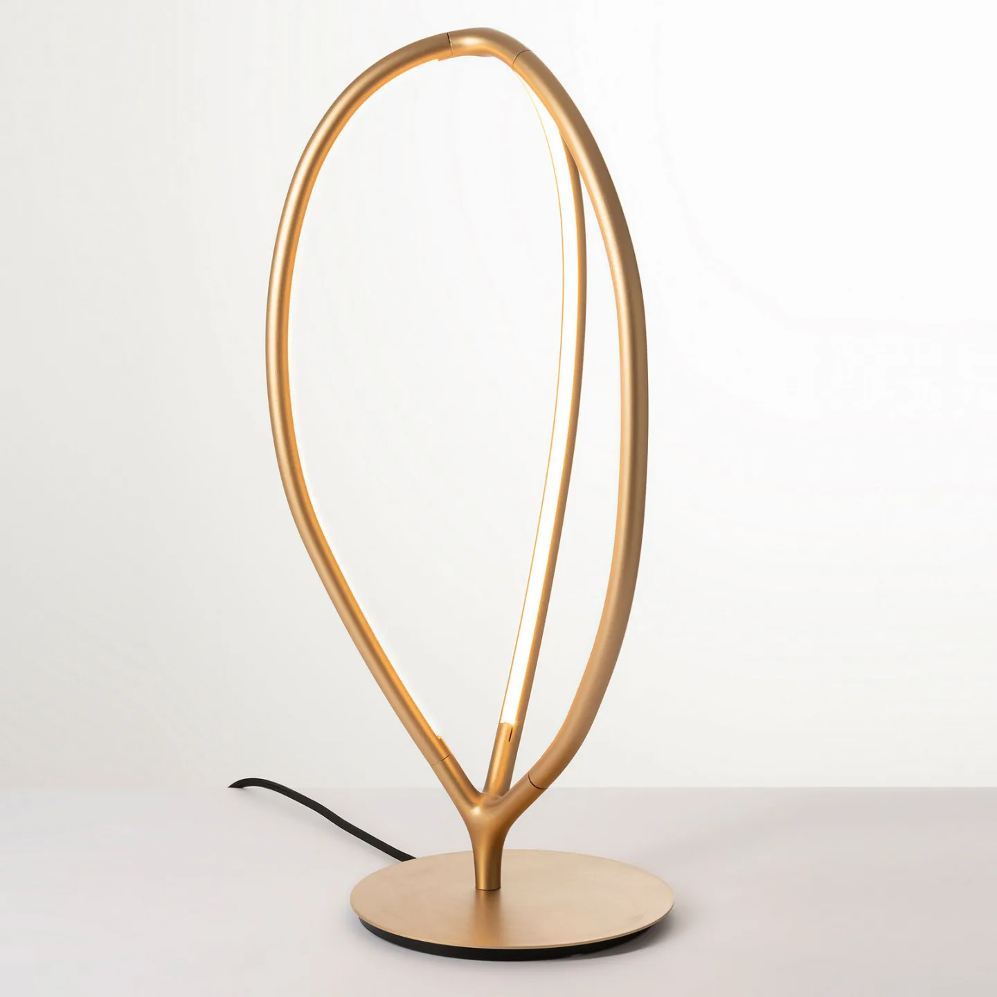 Arrival T LED Bordlampe Brass - Artemide - Stue - Moderne - Metal