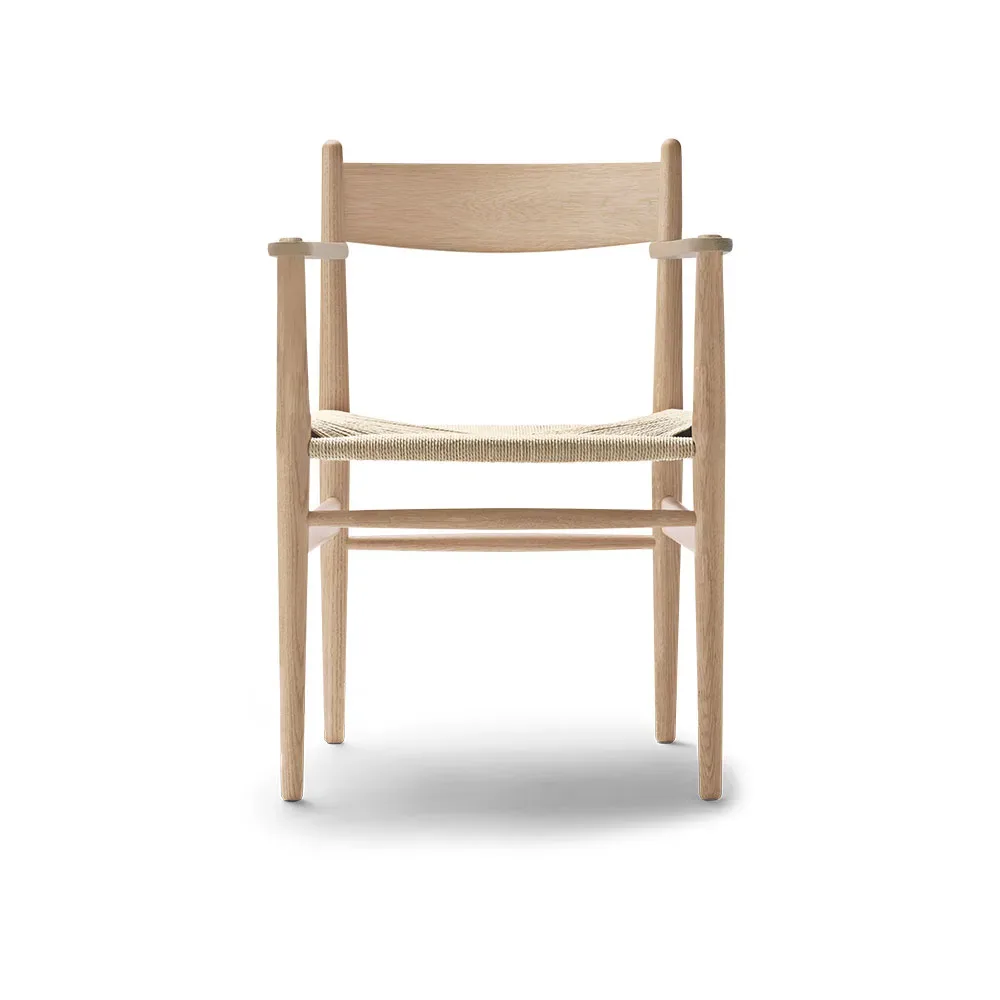 Carl Hansen & Søn CH37 karmstol Vitoljad ek-naturflätad
