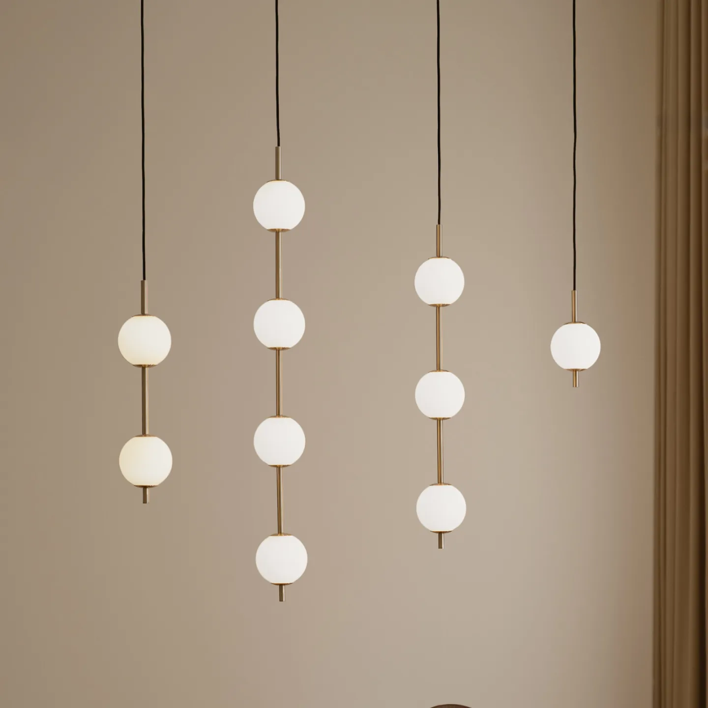 Audrey LED-hængelampe, messingfarvet, 4 lyskilder Ø 12 cm - UMAGE - Stue - Design - Metal - Med flere lyskilder