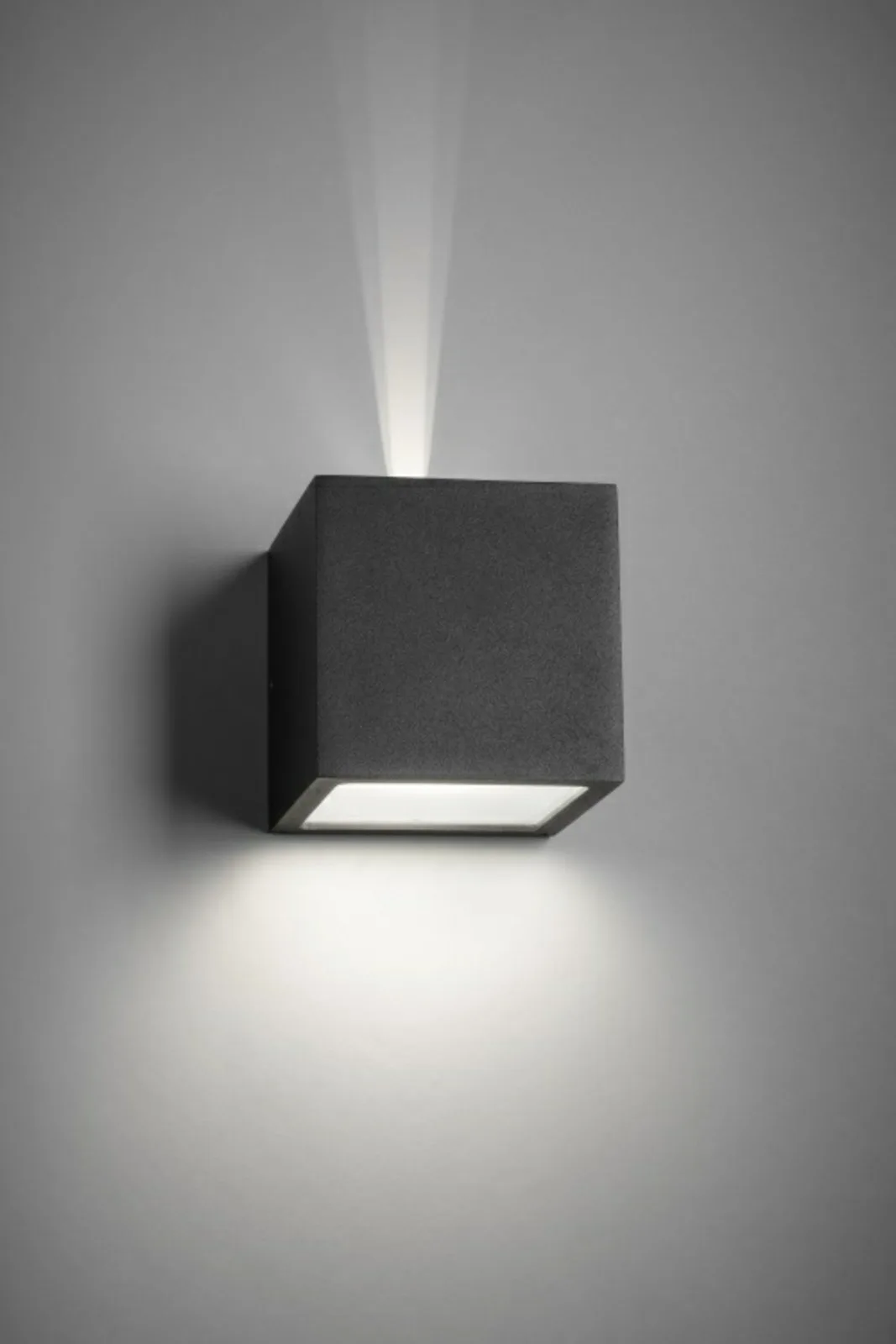 Cube utendørs LED-vegglampe, 3000K, svart - Light Point LIGHT-POINT - Terrasse - Aluminium