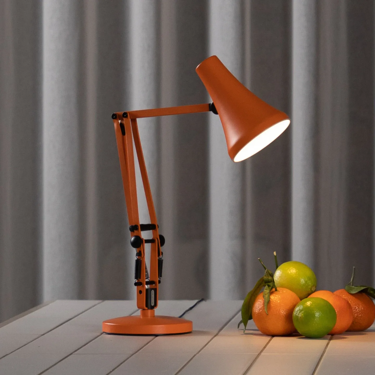 90 MINI MINI VIVID LED-Tischlampe orange USB - Anglepoise - Arbeitszimmer / Büro - Industrielles Design - Metall - Einflammig