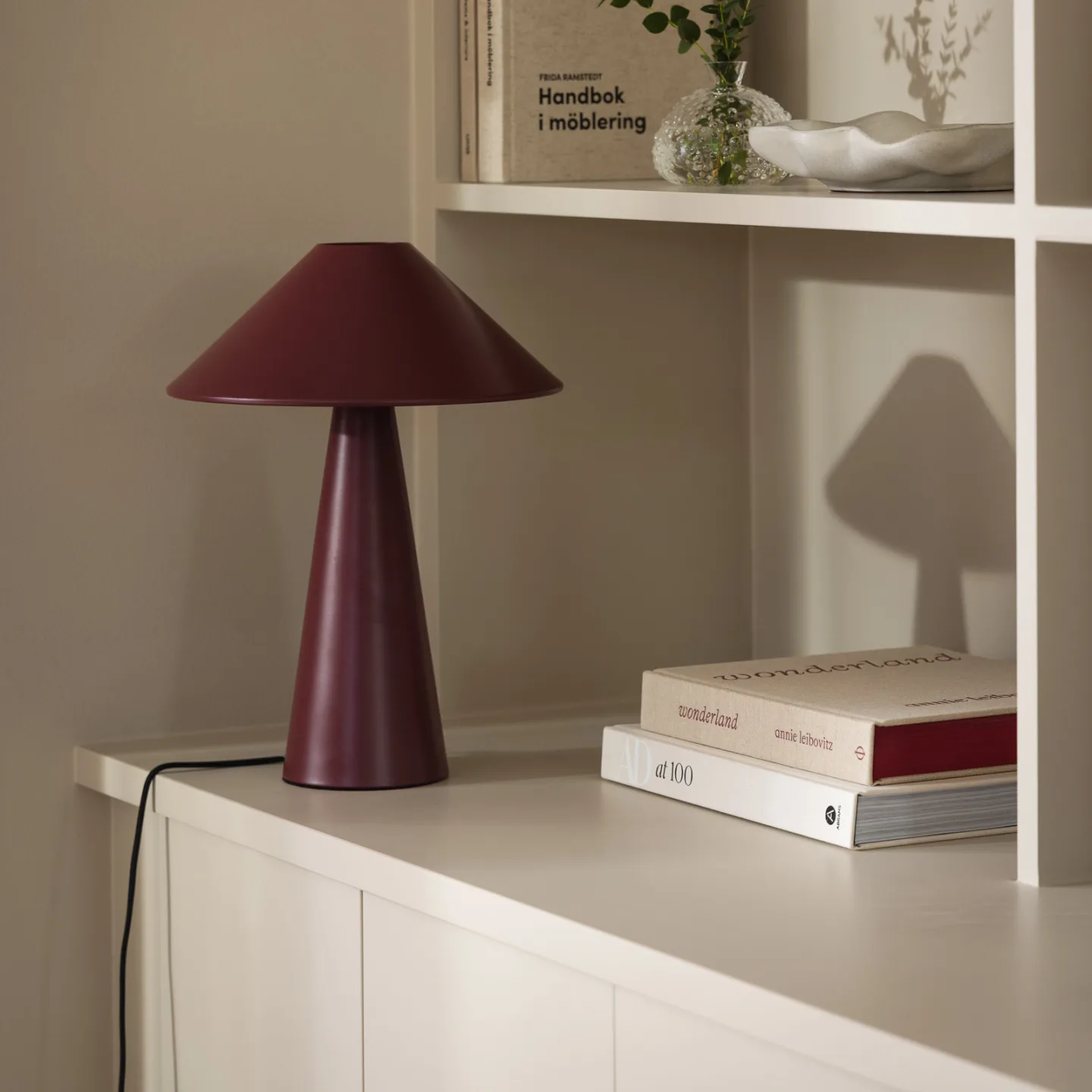 Cannes Tischleuchte rot Metall Höhe 40 cm - Globen Lighting - Wohnzimmer - Design - Einflammig