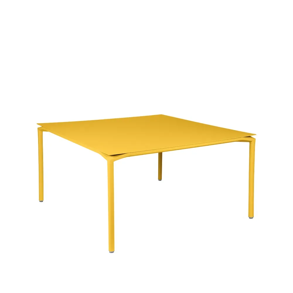 Fermob Calvi bord kvadratiskt 140x140 cm Honey (gul)