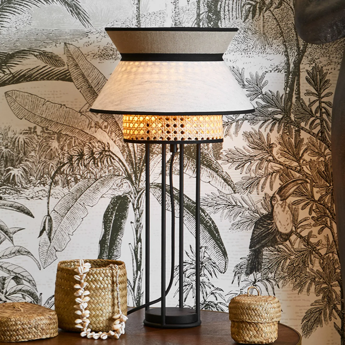 Singapour DBL bordslampa, nude - MARKET SET - Vardagsrum - Design - Tyg / textil - Med lampskärm