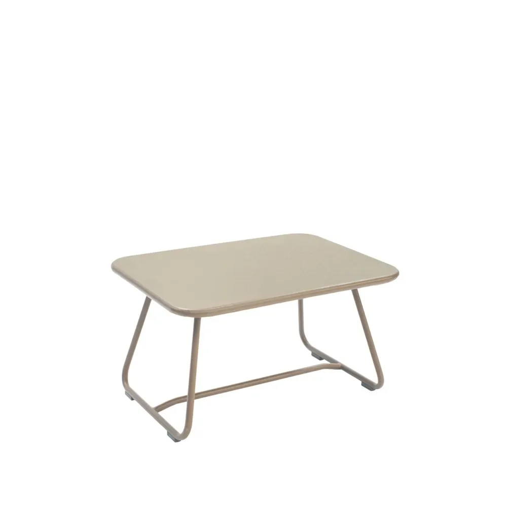 Fermob Sixties bord Nutmeg (beige)