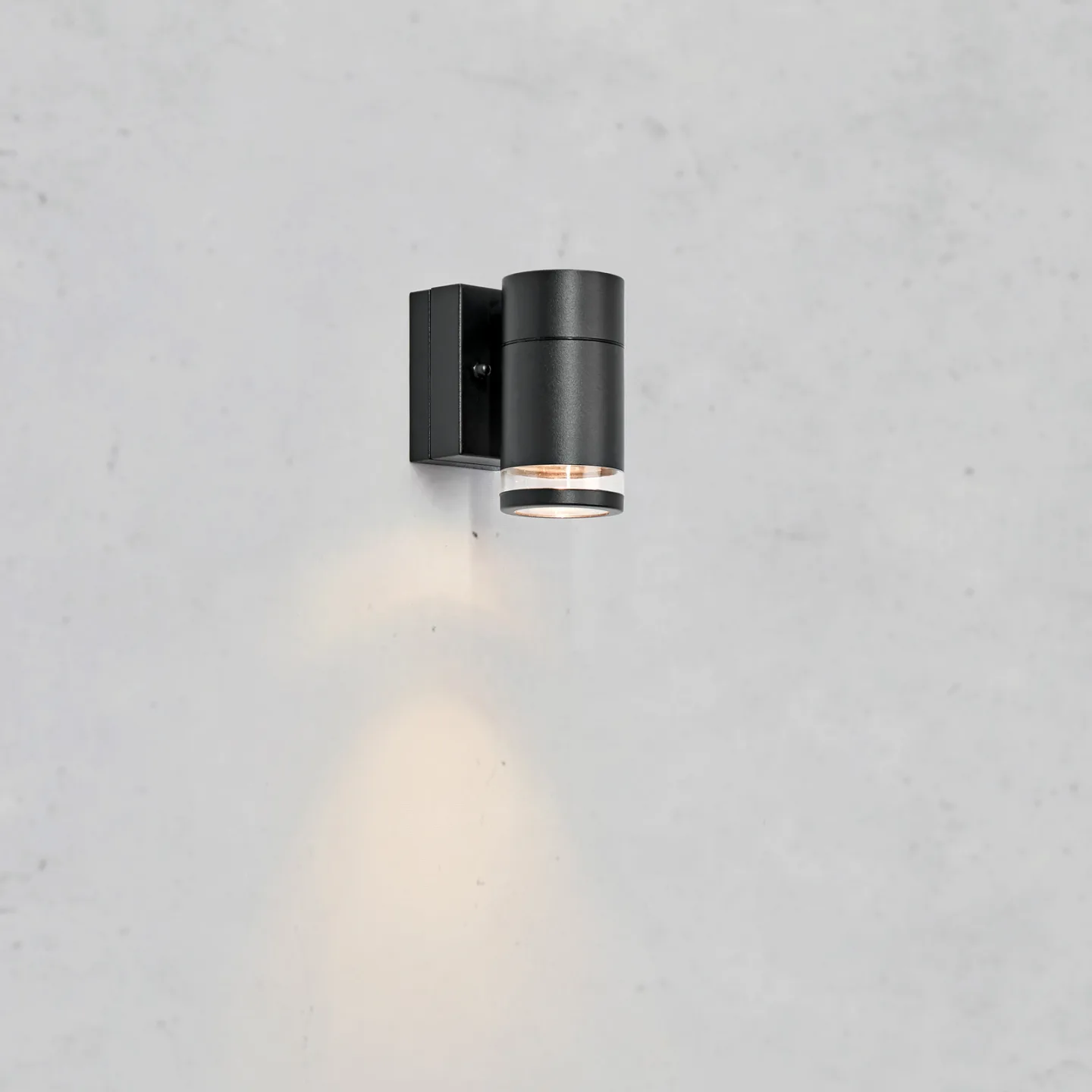 Luno LED-Außenwandlampe, schwarz, Höhe 11 cm, IP65, dim. - Markslöjd - Skandinavisch - Aluminium - Einflammig