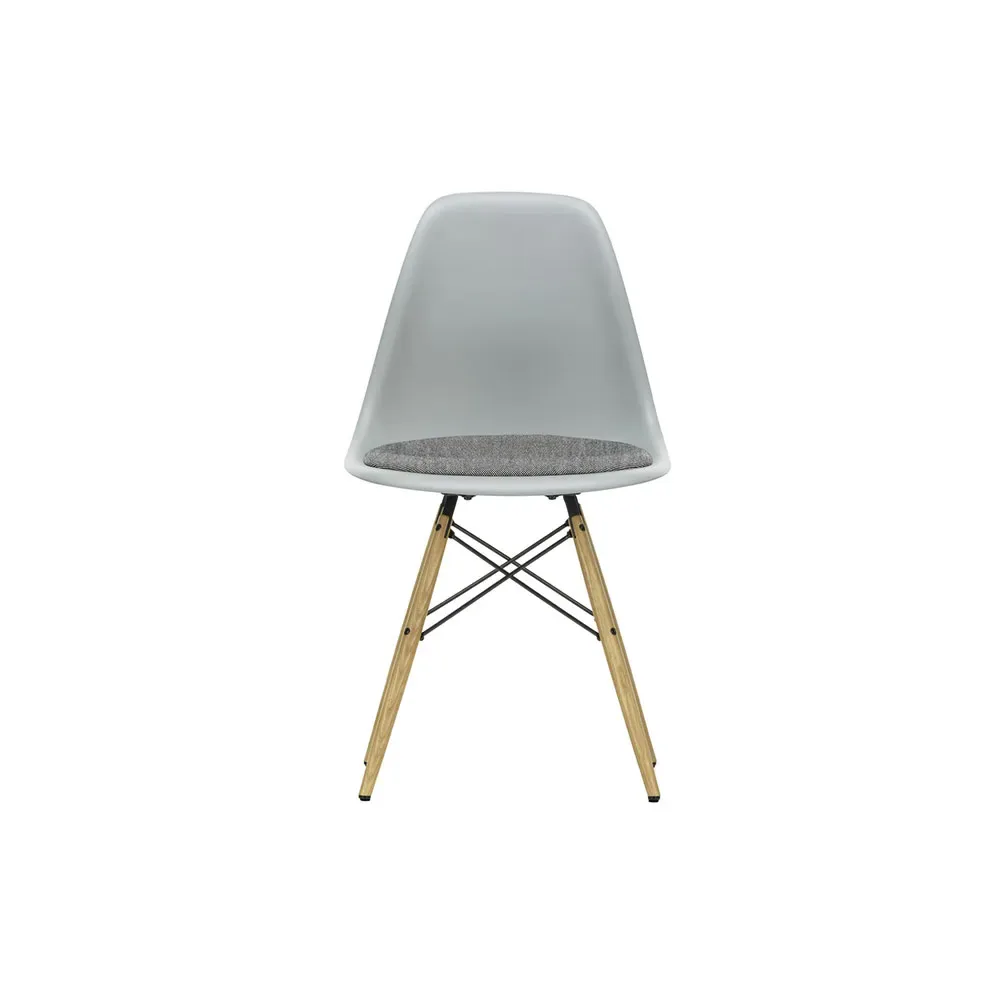 Vitra Eames plastic side chair DSW askben klädd sits Light gray-Hopsak 23