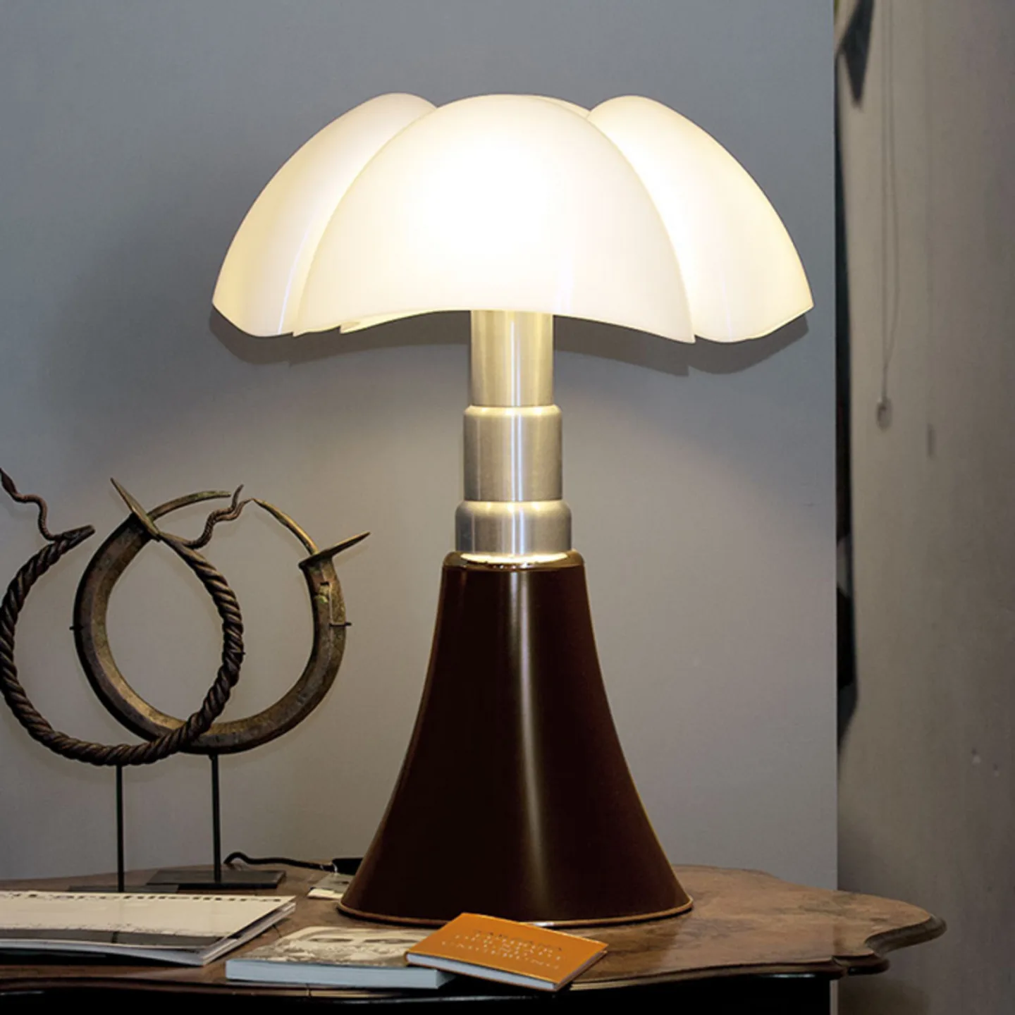 Pipistrello Bordlampe Dark Brown - Martinelli Luce - Stue - Design - Metal - Med skærm