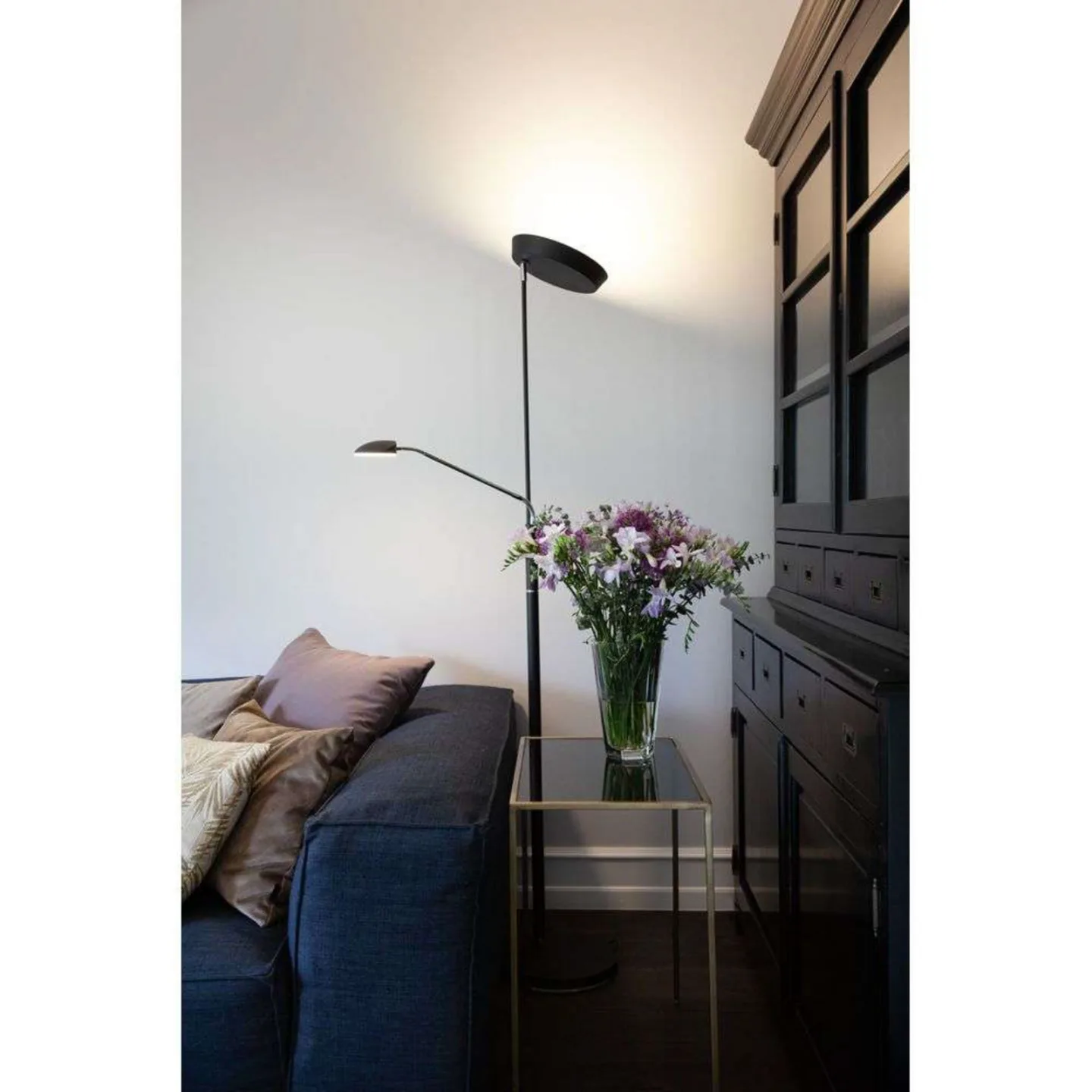 Vegas Uplight Golvlampa Brass - Halo Design - Vardagsrum - Metall