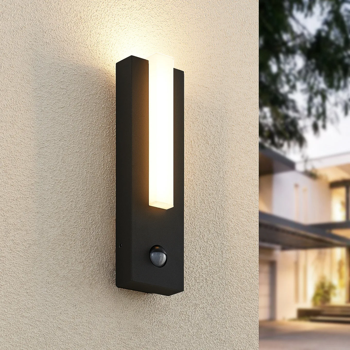 Virgalia Utomhus Vägglampa w/Sensor Graphite - Lucande - Balkong - Modern - Aluminium - Vinklad