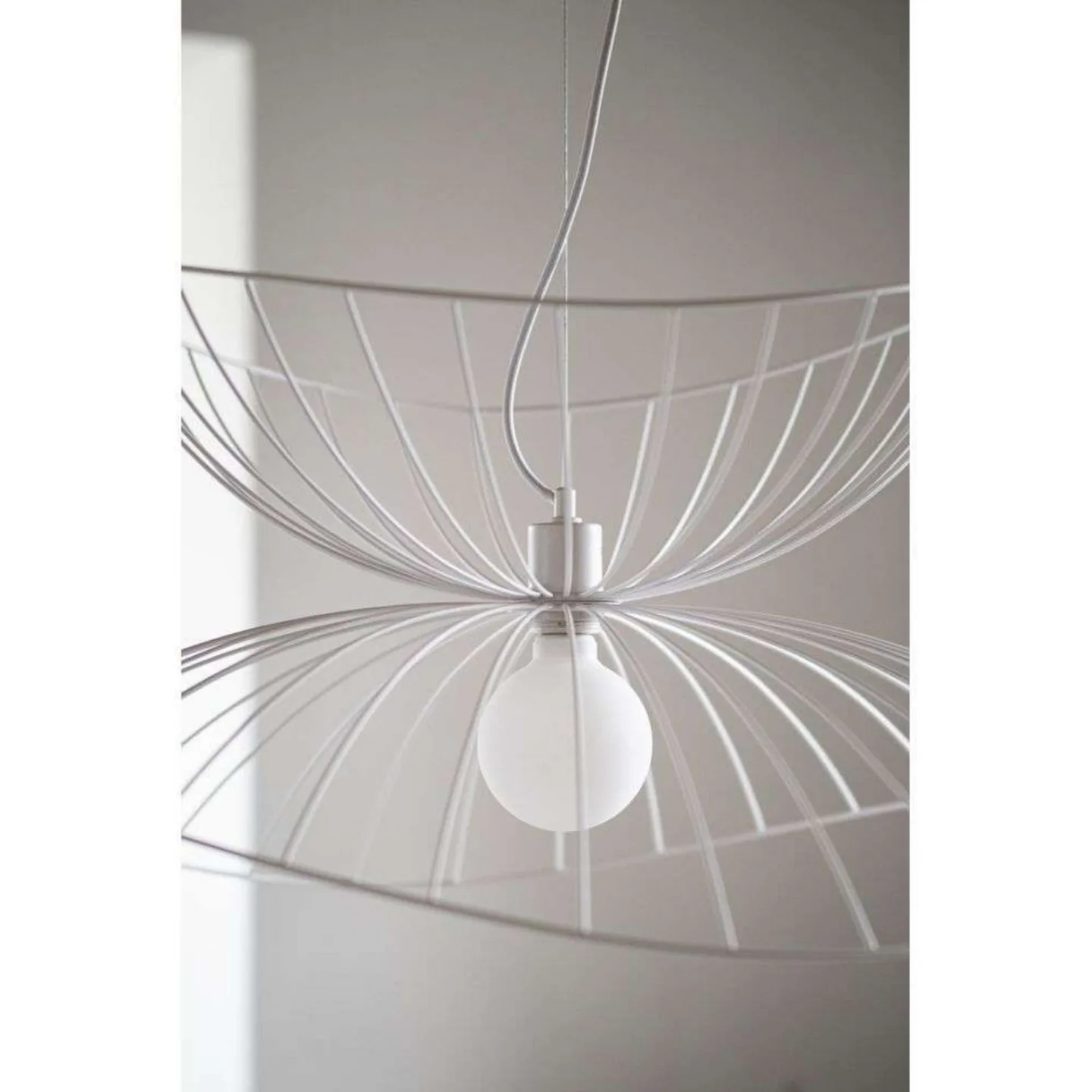 Ray 70 pendellampe White - Globen Lighting - Spisestue - Moderne - Metal - Med én lyskilde