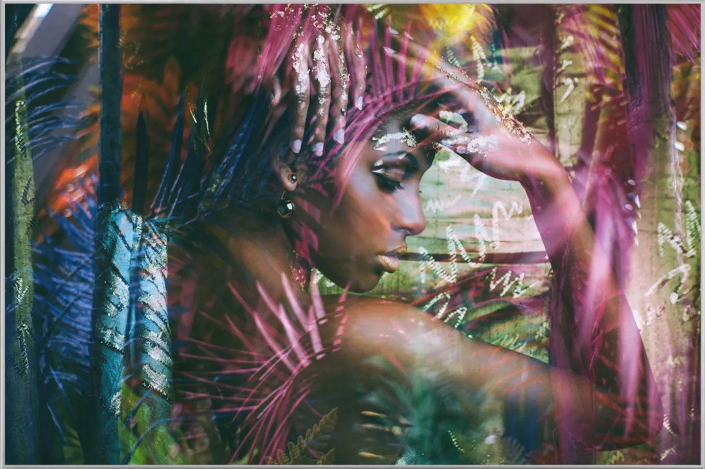image LAND Bild mit Rahmen Interessante Dame | Schubiger Möbel