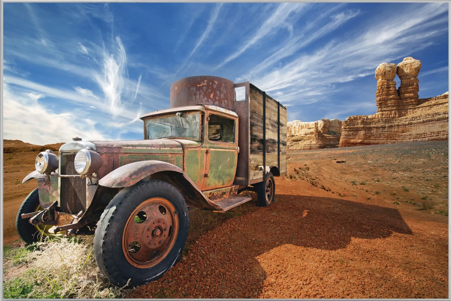 image LAND Bild mit Rahmen Oldtimer in Der Wüste | Schubiger Möbel