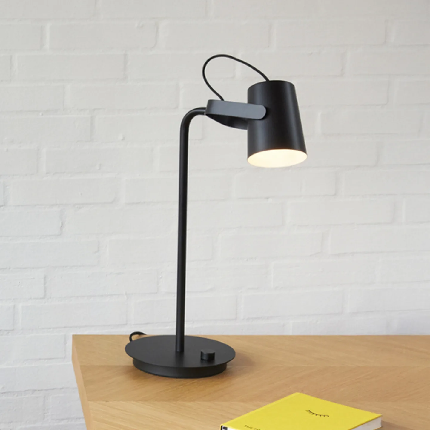 Ardent Tischleuchte Black - Hübsch - Arbeitszimmer / Büro - Metall - Einflammig