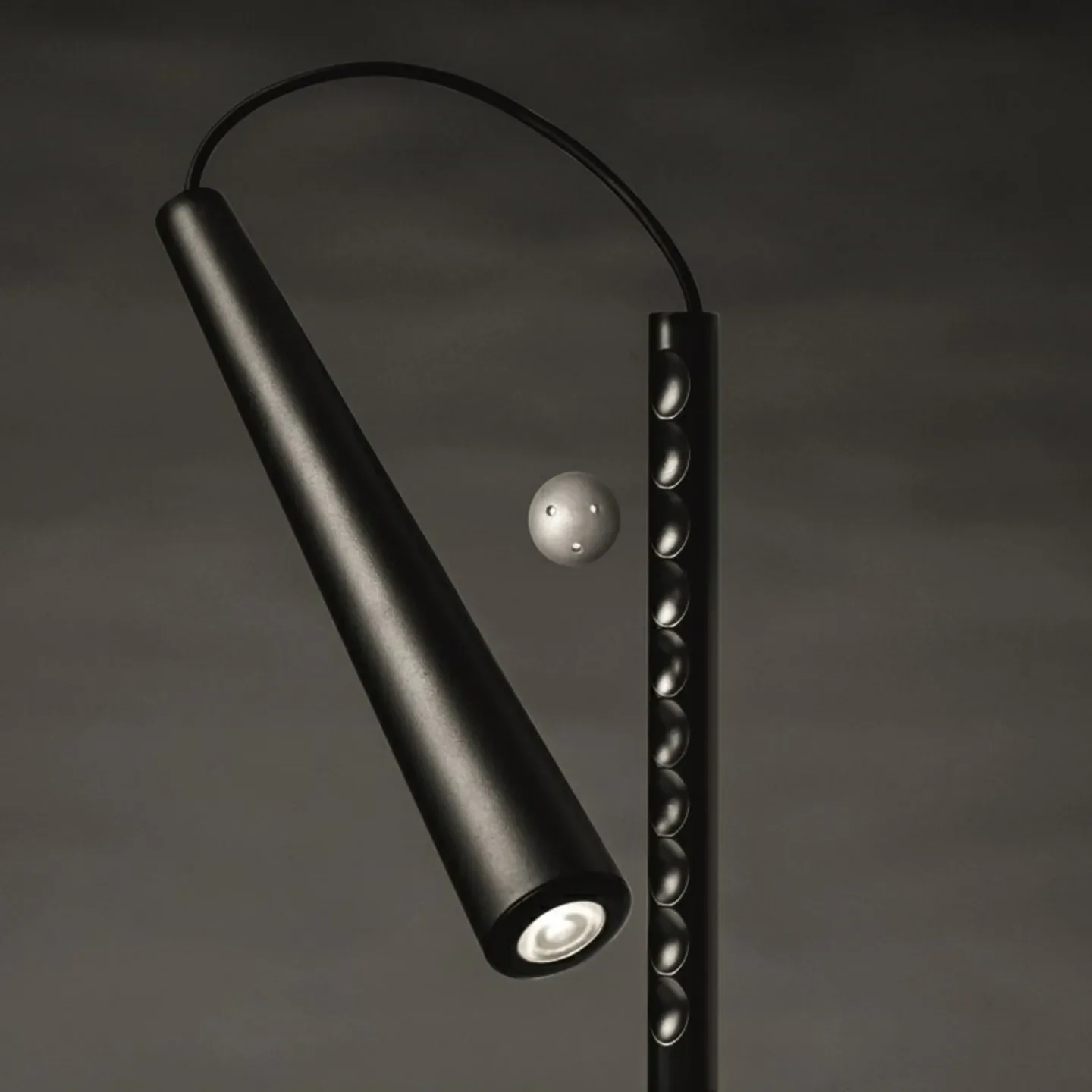 Magneto Tischleuchte Schwarz - Foscarini - Wohnzimmer - Metall