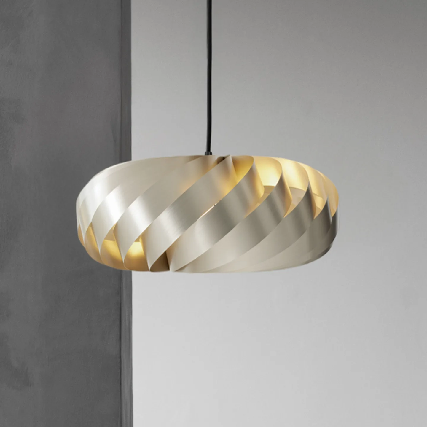 TR5 Taklampa Ø40 Aluminium Gold - Tom Rossau - Vardagsrum