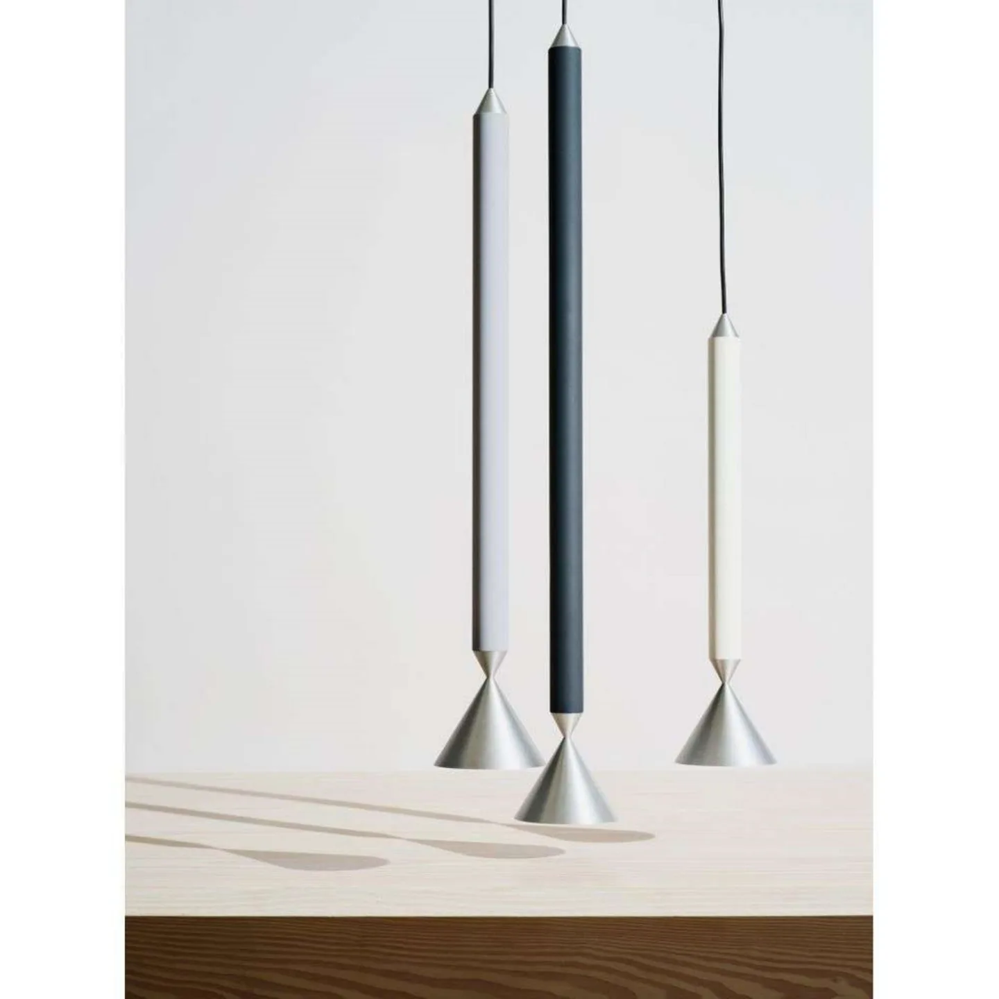 Apollo 39 pendellampa ljusgrå/polerad aluminium – Pholc - Vardagsrum - Plast