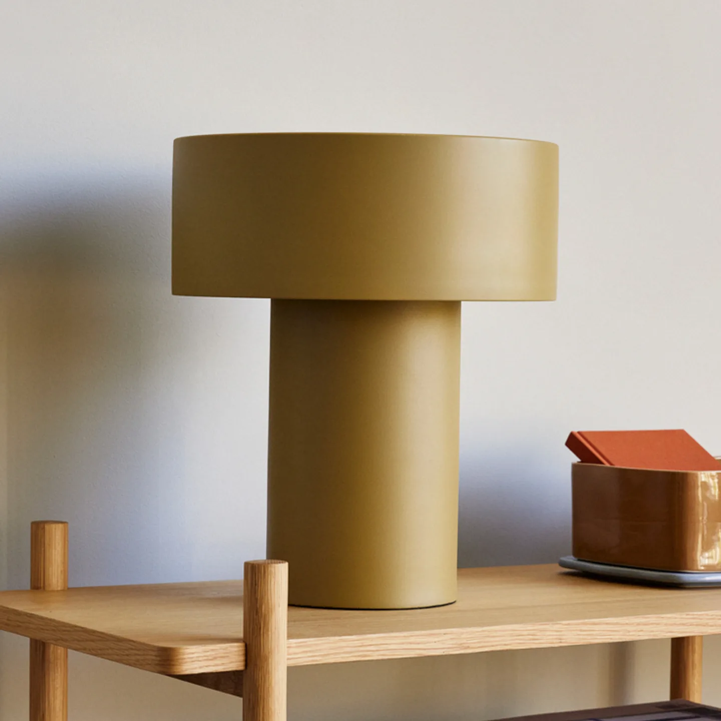 Aki Bordslampa Khaki - Hübsch - Vardagsrum - Metall - Med en ljuskälla
