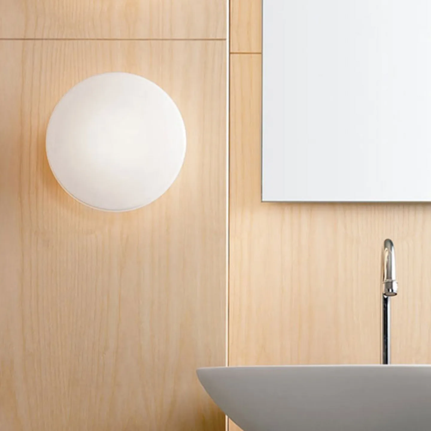 AJ Eklipta vegglampe, 35 cm - Louis Poulsen - Stue - Design - Glass - Rund