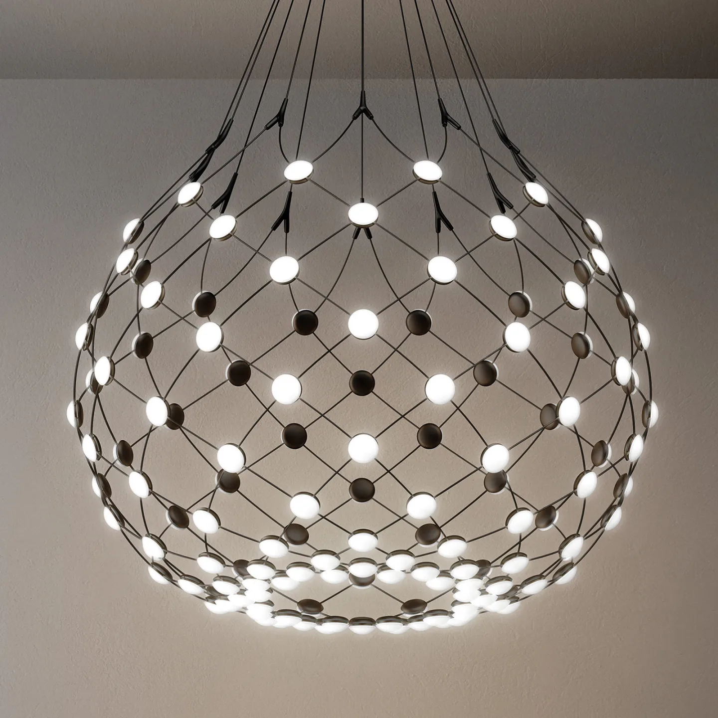 Mesh Pendelleuchte Ø80xH60 Phase 2m Black - Luceplan - Wohnzimmer - Modern - Metall - Mehrflammig