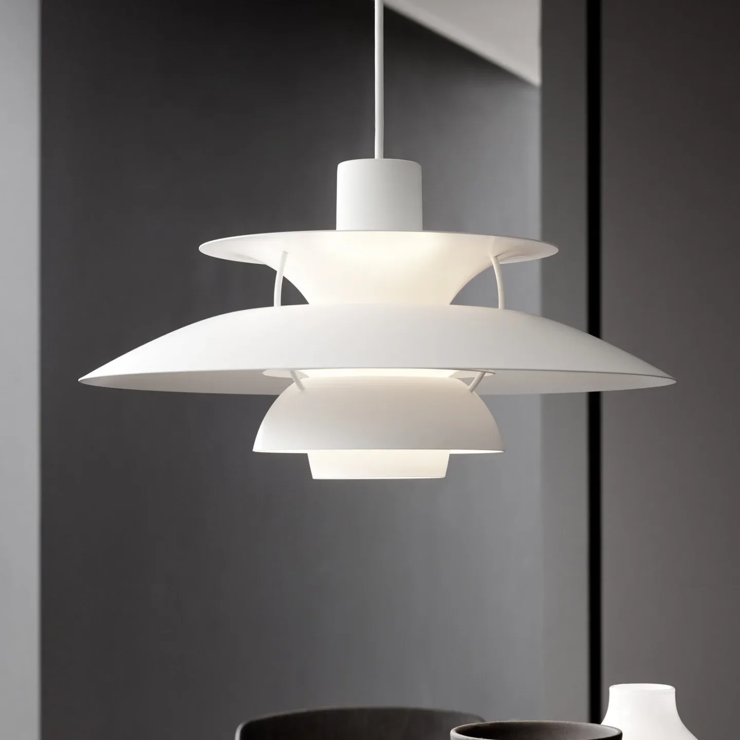 PH 5 500 pendellampe Monochrome White – Louis Poulsen - Stue - Design - Metal - Med én lyskilde