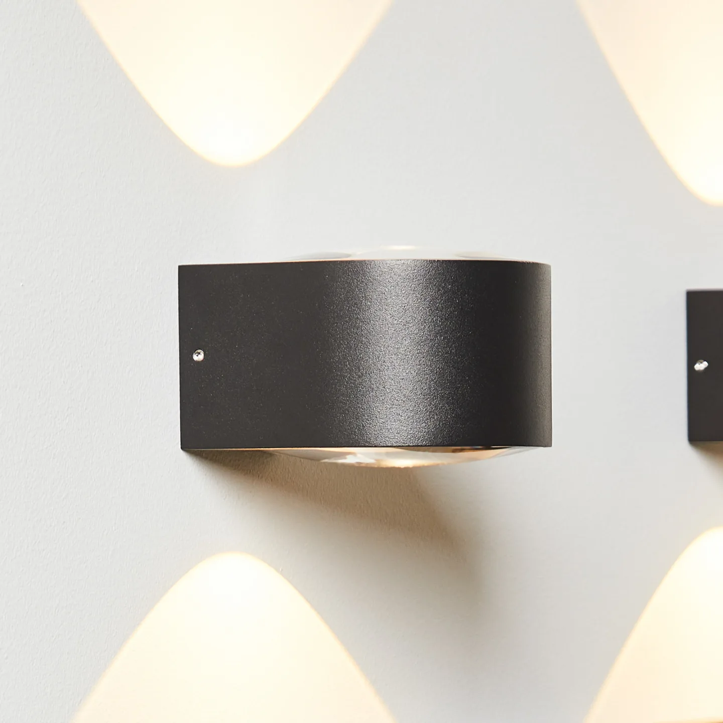 Frey Wandleuchte Black - Loom Design - Badezimmer - Modern - Aluminium - Mehrflammig