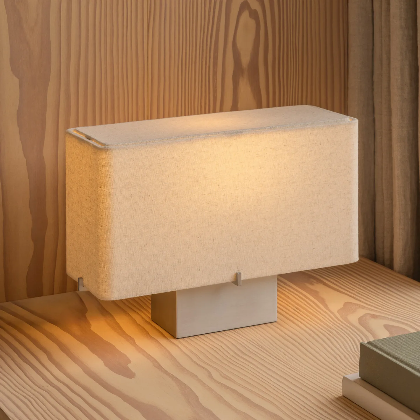 Nonna Tischlampe alu-/sandfarben, 24 cm, Metall/Stoff - Audo Audo Copenhagen - Wohnzimmer - Design - Stoff / Textil - Mit Schirm